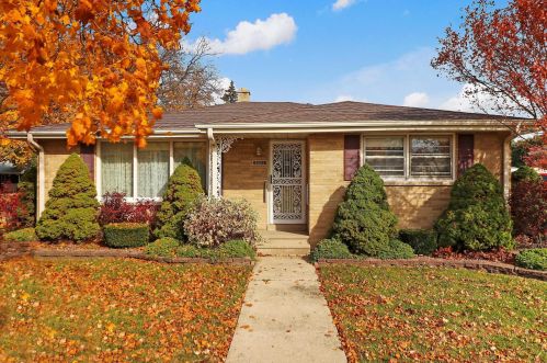 2424 24th St, Kenosha, WI 53140-1724