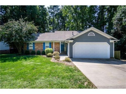 3404 Armitage Dr, Charlotte NC  28269-8305 exterior