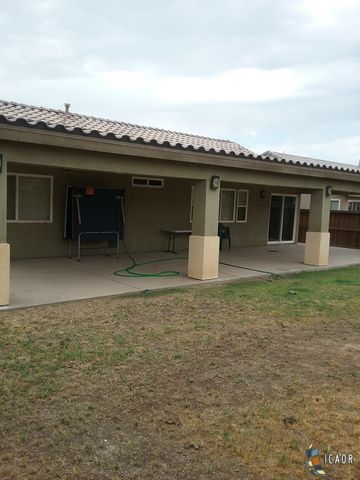 1425 Mdw Dr, Calexico CA  92231-3942 exterior