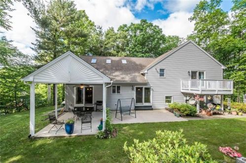 208 Maple Ave, Bristol, CT 06010-2627