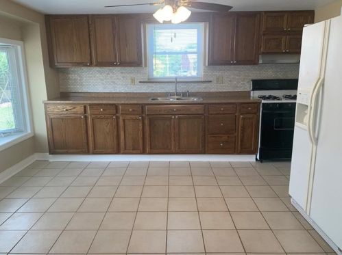 117 Olive Dr, Trafford PA  15085-1330 exterior
