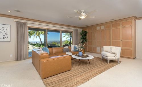 2755 Valle Vista Dr, Glendale CA  91206-4720 exterior