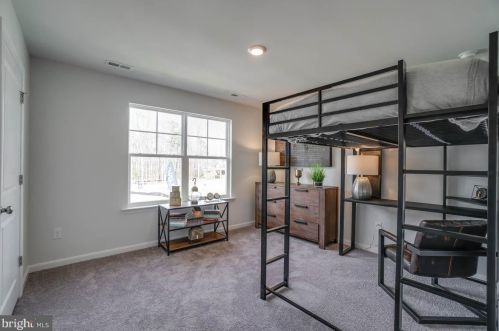 137 Winifred Dr, Hanover PA  17331 exterior