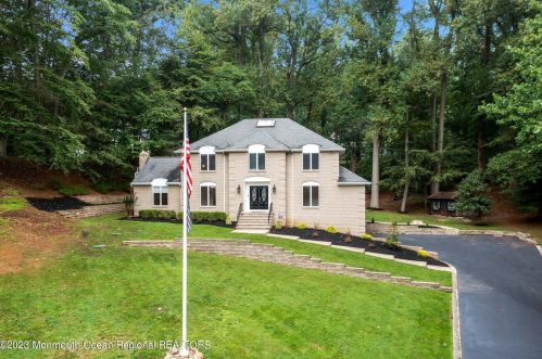 31 Ashley Dr, Holmdel Village, NJ 07733-2017