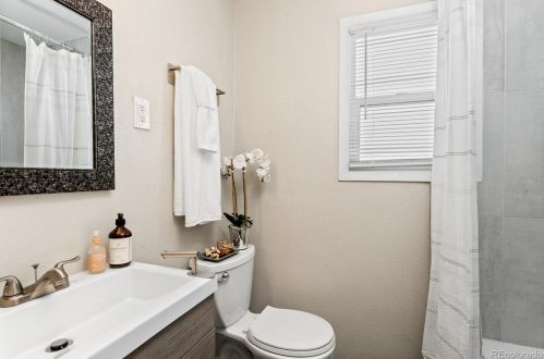 260 King St, Denver CO  80219-1926 exterior