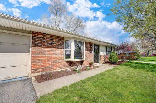 1038 Heathwood Dr, Englewood, OH 45322-2429