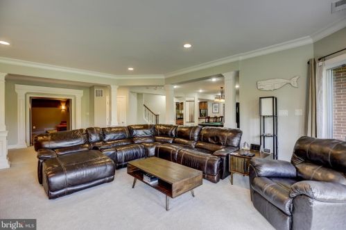 20405 Crimson Pl, Leesburg VA 20175-6362 exterior