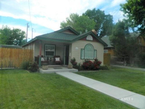 565 Howard St, Bishop, CA 93514-2707