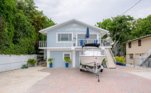 1016 Gibraltar Rd, Key Largo, FL 33037-4609
