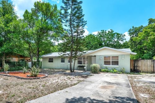 3200 Sutton Dr, Orlando, FL 32810-2341