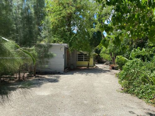 140 Gumbo Limbo Dr, Key Largo, FL 33037-4507