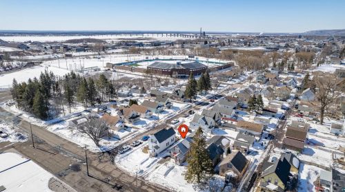 211 34th Ave, Duluth MN  55807-2814 exterior
