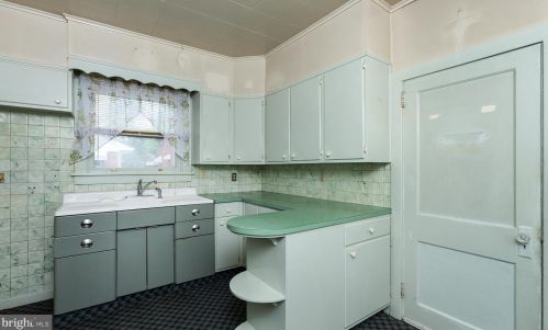 13 Kelso St, Harrisburg PA 17111-1823 exterior