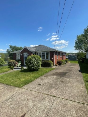 1329 Crawford Ave, South Connellsville, PA 15425-2430