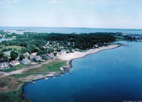 189 Neptune Dr, Groton, CT 06340-5403
