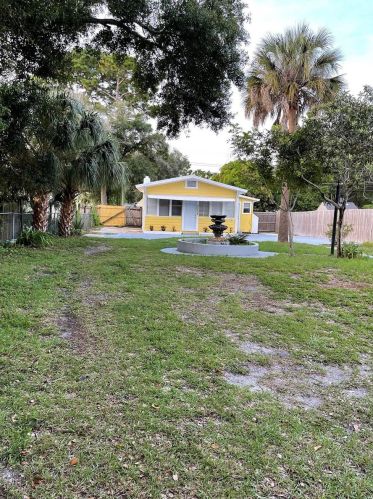 3735 39th Ave, Saint Petersburg, FL 33714-4409