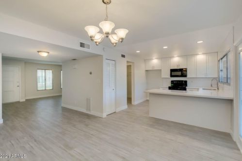 4447 Solano Dr, Glendale AZ  85303-4618 exterior