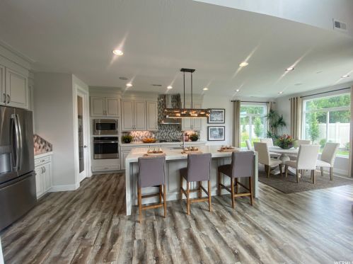 851 250, Highland, UT 84003