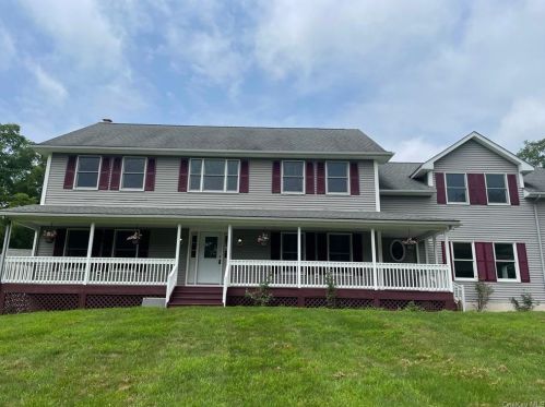 51 Mullock Rd, Middletown, NY 10940-6196
