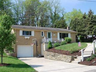 175 Pinewood Dr, Bridgeville, PA 15017-1257