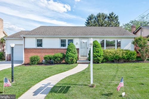 15 Glendale St, Hanover, PA 17331-2815