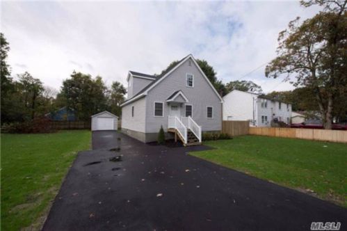 116 Arlington Ave, Wheatley Heights, NY 11798-3519