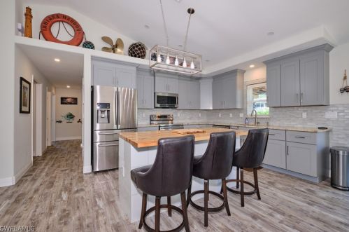 3633 Mango St, Saint James City FL  33956-2553 exterior