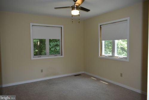 176 Fairhill Dr, Wilmington DE  19808-4309 exterior