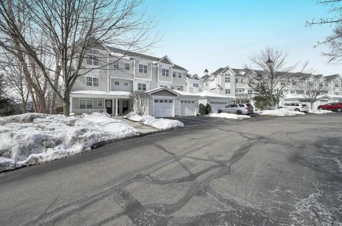 122 Northview Ct, Peekskill NY  10566-4439 exterior