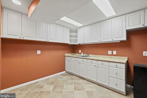 11410 Hollow Timber Ct, Herndon VA  20194-1980 exterior