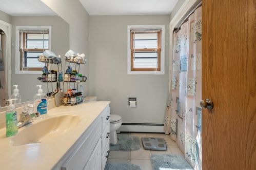 1157 Crestwood Dr, Green Bay WI 54313-5411 exterior