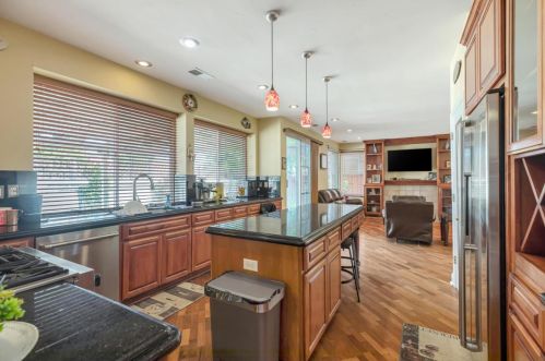 750 Joshua Dr, Hollister CA  95023-5671 exterior