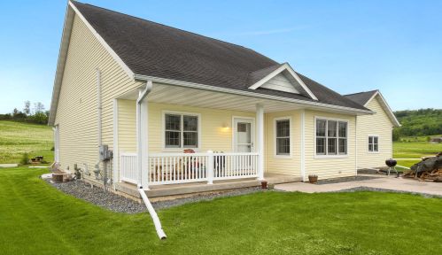 21580 Somerset Downs Ln, Centerville, WI 54630-8774