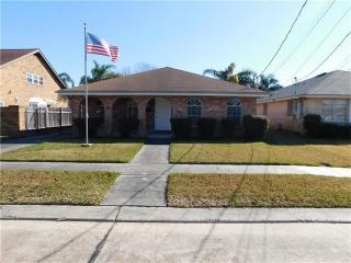 2715 Metairie Ct, Metairie, LA 70002-6313