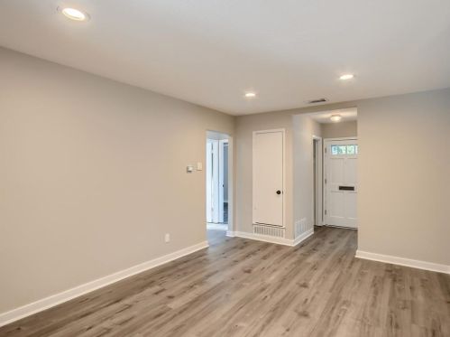 1922 Muret St, Irving TX 75062-6972 exterior