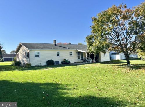 680 Stone Hill Rd, Shoemakersville, PA 19555-9050