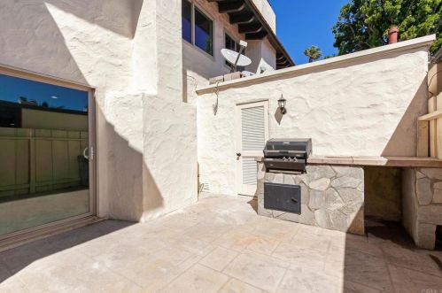 4305 Loma Riviera Ct, San Diego CA 92110-5504 exterior