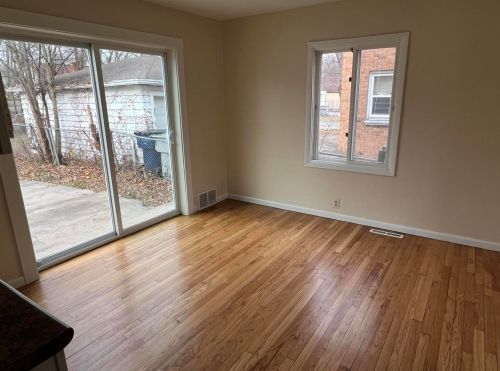 4521 Sherman Blvd, Milwaukee, WI 53209-5853