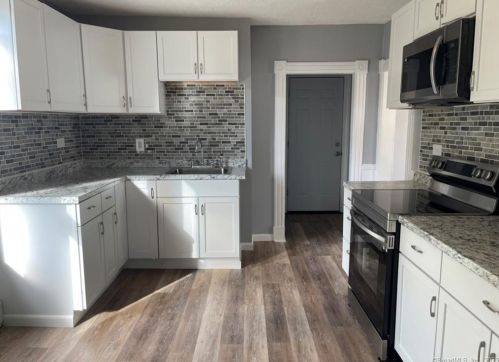 10 Cliff St, United States Coast Guard Ac CT  06320-5402 exterior