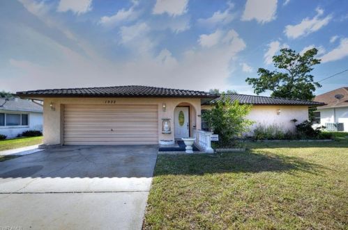 1932 31st St, Cape Coral, FL 33904-4046