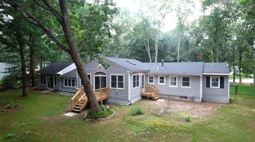 30 Highwood Dr, Coventry RI  02816-8209 exterior