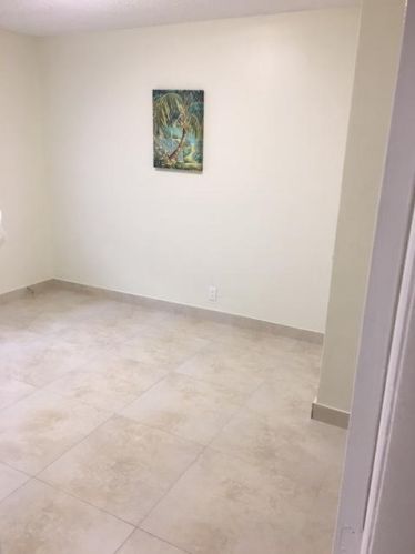 2103 20th Ave, Hollywood FL  33020-2403 exterior