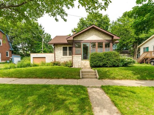 117 23rd St, La Crosse, WI 54601-4301
