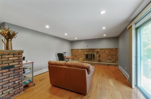 37 Rdg Rd, Dover NJ  07869-1042 exterior