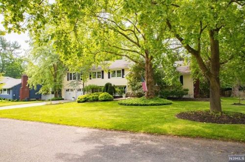30 Pine Pl, Harrington Park, NJ 07640-1110