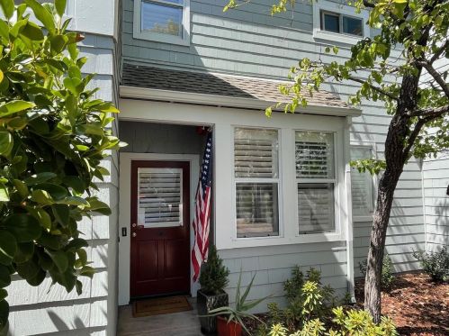 601 Mendocino Way, Redwood City, CA 94065-1784