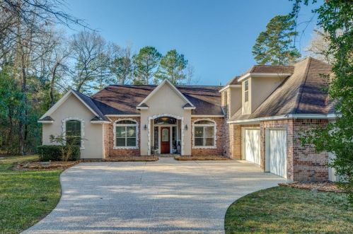 7277 Teaswood Dr, Conroe, TX 77304-5403
