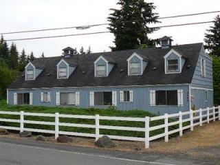 2562 Erlands Point Rd, Bremerton, WA 98312-1591