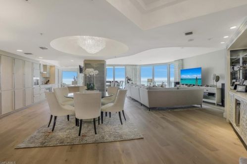 8231 Bay Colony Dr, Naples FL  34108-7756 exterior