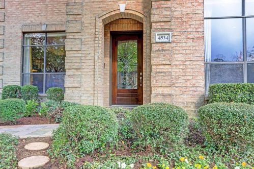 4534 Holt St, Bellaire, TX 77401-5807